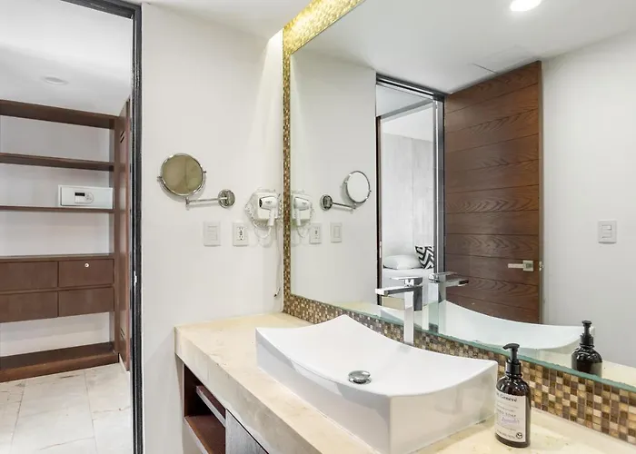Downtown Luxury Apartment